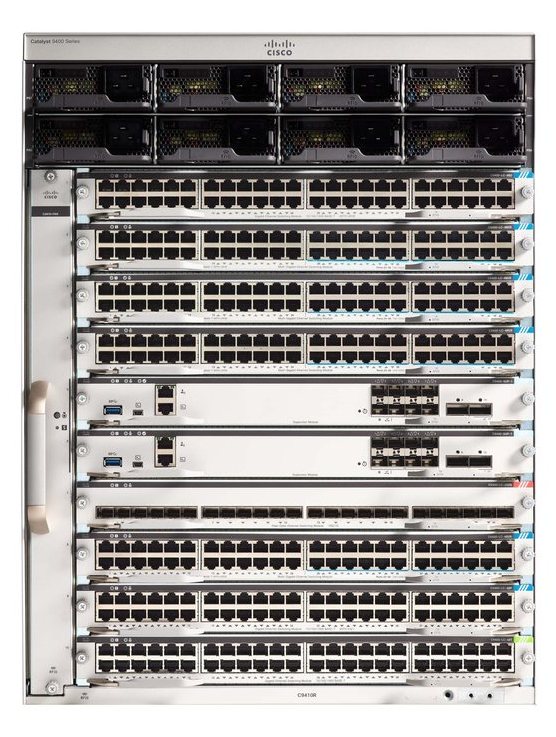 Cisco C9410R nhìn nghiêng từ mặt trước, thấy rõ dãy cổng và đèn trạng thái