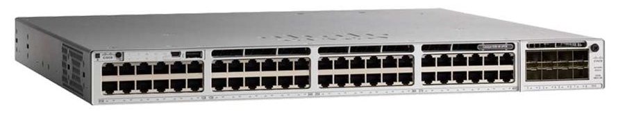 Cisco Catalyst C9300-48P-E nhìn nghiêng từ mặt trước, thấy rõ dãy cổng và đèn trạng thái