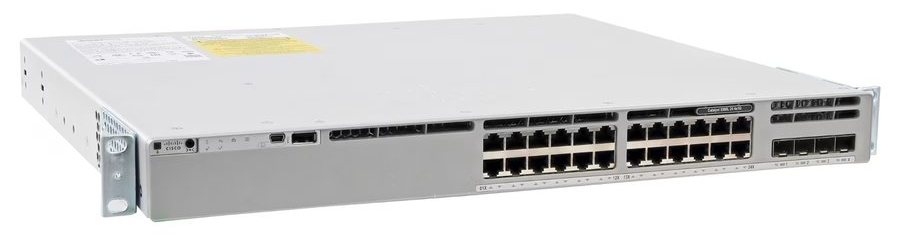 Cisco Catalyst C9300L-24P-4X-E nhìn nghiêng từ mặt trước, thấy rõ dãy cổng và đèn trạng thái