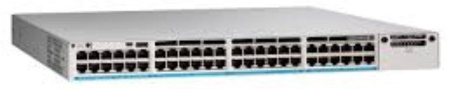 Cisco Catalyst C9300L-48PF-4X-A nhìn nghiêng từ mặt trước, thấy rõ dãy cổng và đèn trạng thái