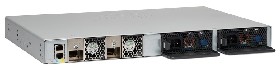 Module uplink Cisco C9200-NM-4X lắp vào khe module ở mặt sau switch Catalyst 9200